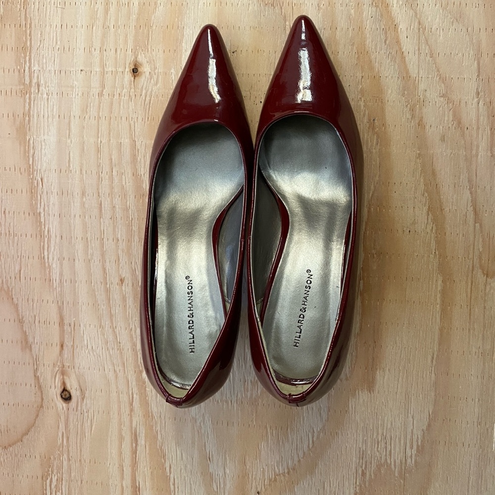 Hillard & Hanson Burgundy Heels